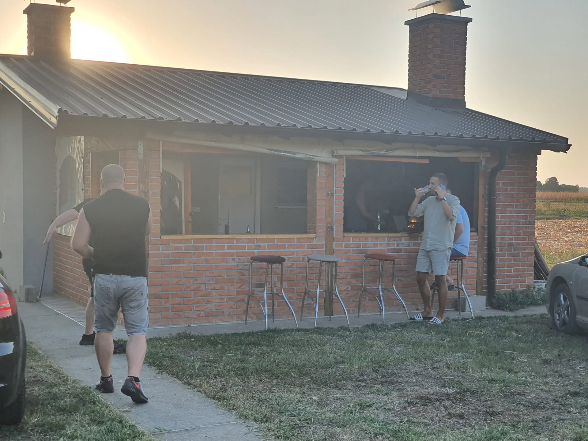 Članovi dolaze na klupsku večer